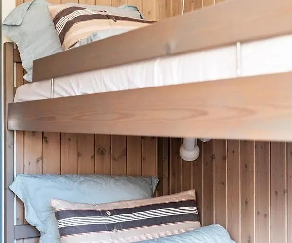 Mountain Center: Ski-in By Bike Arena Apartment
